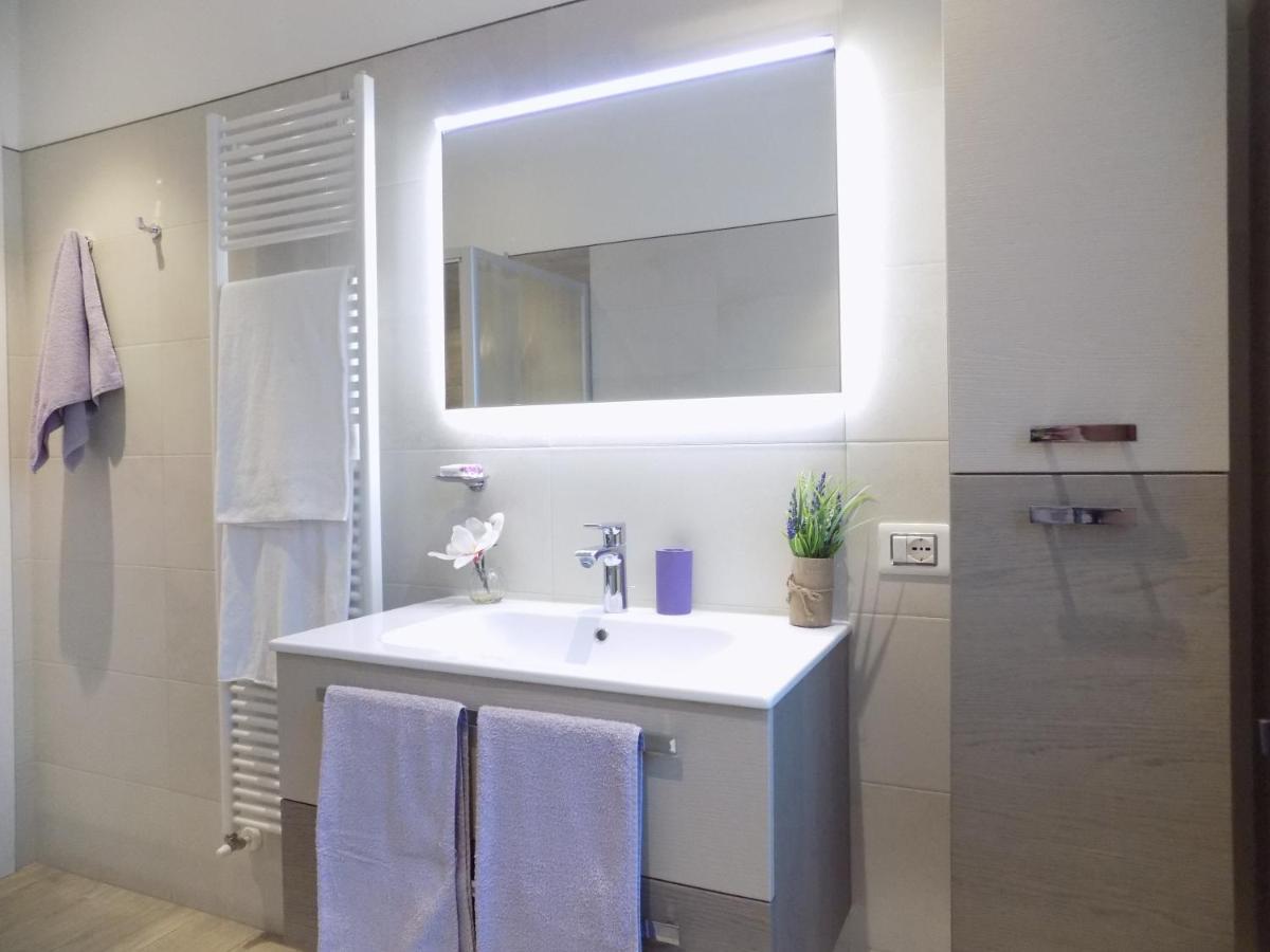 Millyholidays - Apartment Lilla - Center - Nearby Beach - Private Garden - Spa Pool Bardolino Buitenkant foto