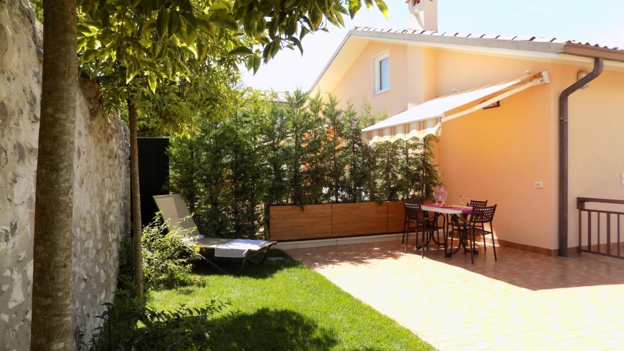 Millyholidays - Apartment Lilla - Center - Nearby Beach - Private Garden - Spa Pool Bardolino Buitenkant foto