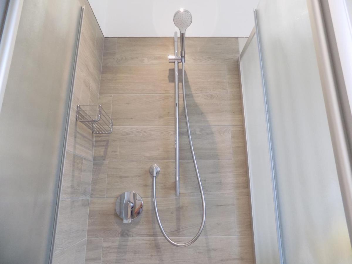 Millyholidays - Apartment Lilla - Center - Nearby Beach - Private Garden - Spa Pool Bardolino Buitenkant foto
