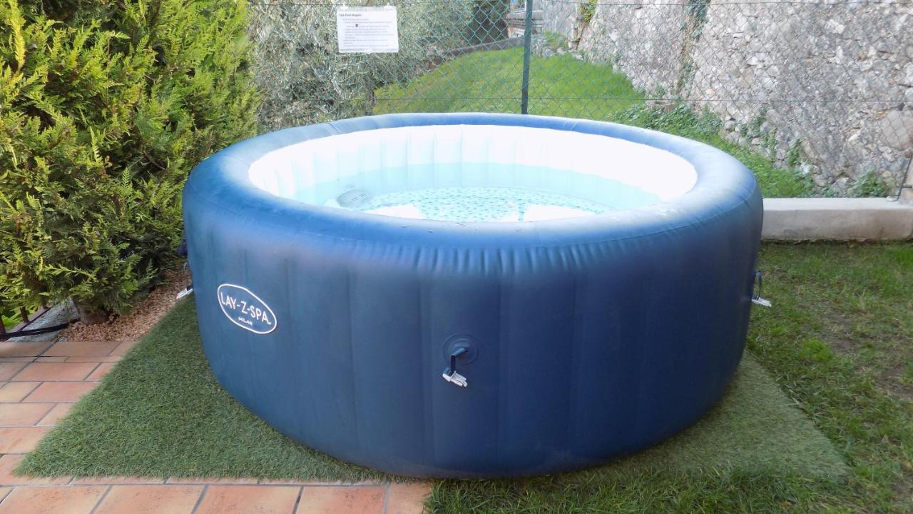 Millyholidays - Apartment Lilla - Center - Nearby Beach - Private Garden - Spa Pool Bardolino Buitenkant foto