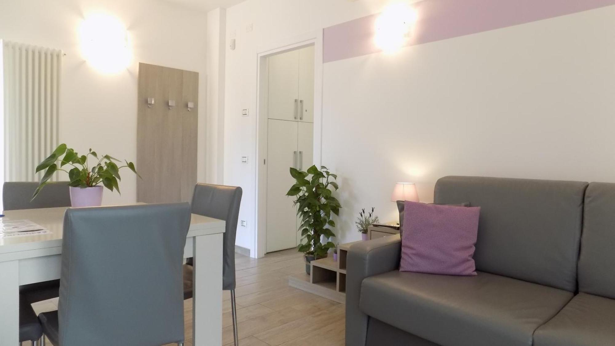 Millyholidays - Apartment Lilla - Center - Nearby Beach - Private Garden - Spa Pool Bardolino Buitenkant foto